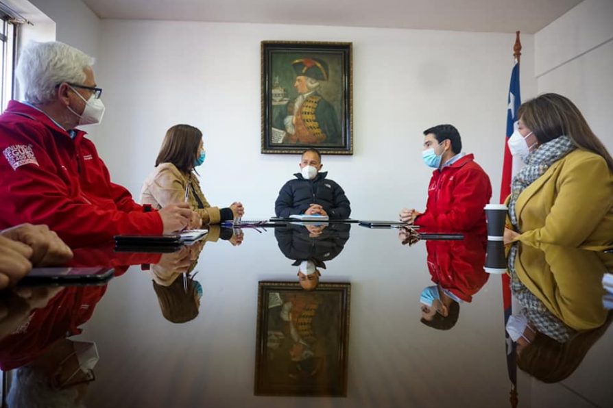 Delegado Presidencial Urquieta se reúne con el Alcalde de Vallenar para avanzar en iniciativas de seguridad, vivienda y espacios públicos
