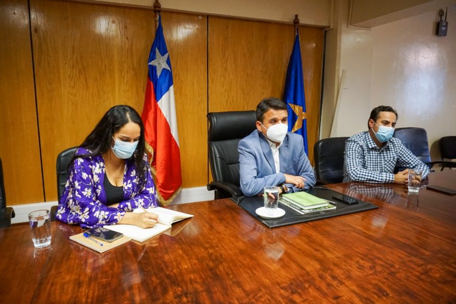 Delegado Gerardo Tapia sostiene reunión con funcionarios de la Seremi de Salud