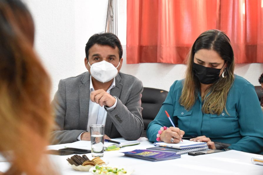 Gestionan mesa de trabajo con comunidad educativa del Liceo Tecnológico