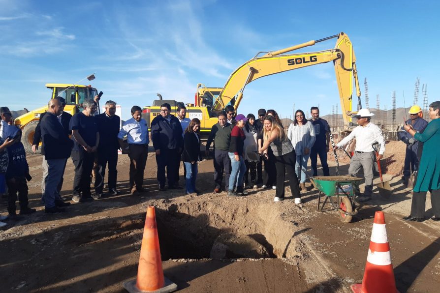 Colocan 1ra piedra de 78 viviendas en localidad de San Pedro, Copiapó