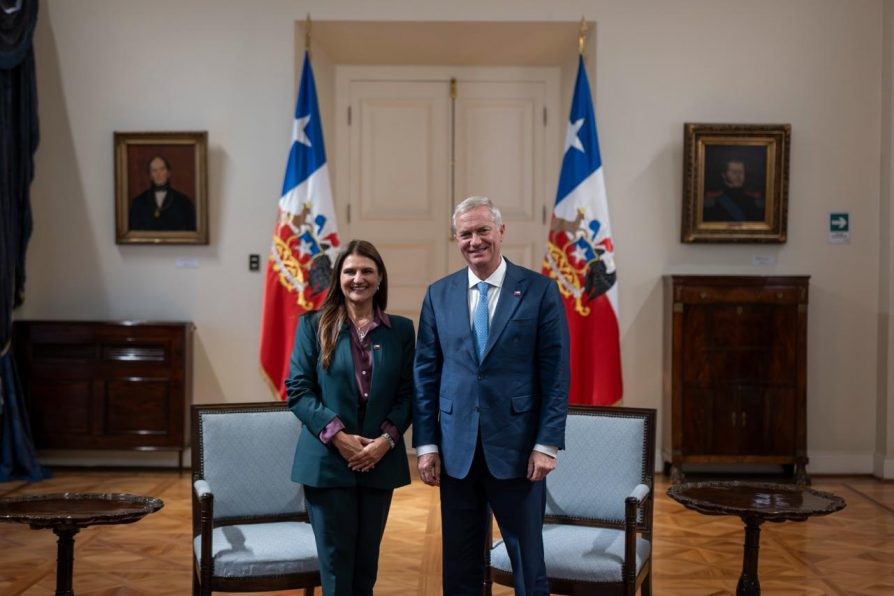 Para avanzar en la agenda de inversión, seguridad y educación en la región: Delegada Presidencial Regional de Atacama, Sofía Cid Versalovic, se reunió con el Presidente José Antonio Kast en La Moneda