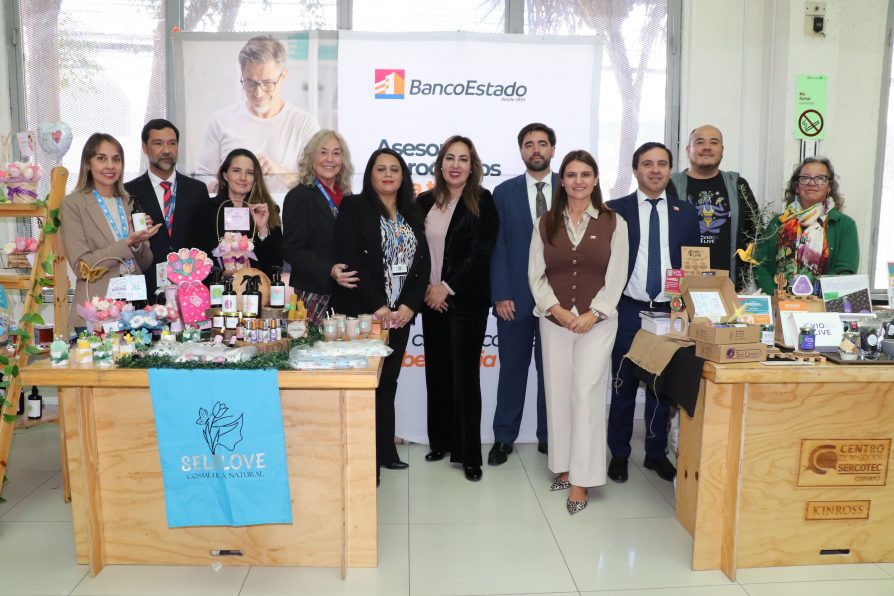 Con la participación de la Delegada Sofía Cid y autoridades regionales BancoEstado inauguró Stand Centro Emprende en Copiapó